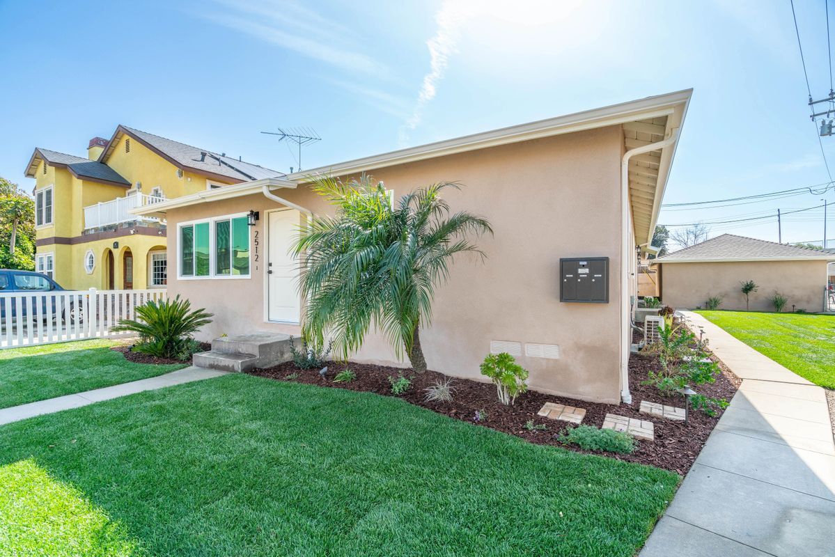 Foto principal - 2512 E Adams St