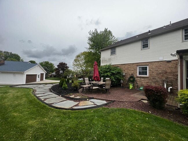 Building Photo - 75 Plymouth Cir