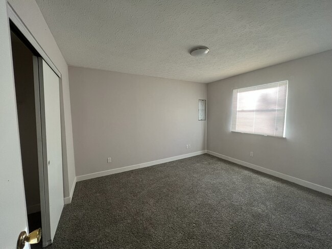 Building Photo - 3093 Charles Dr