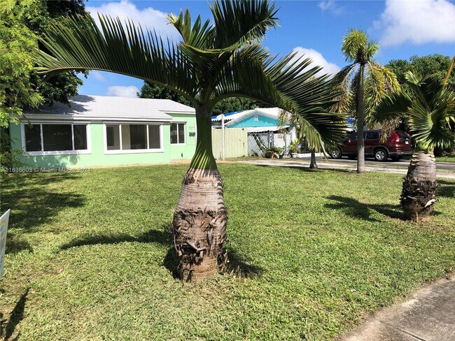 Foto del edificio - 1571 NE 176th St