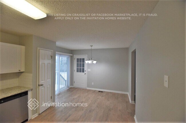 Foto del edificio - 2850 Crystal Brooke Ln