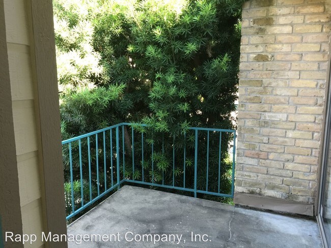 Foto del edificio - 7062 N Holiday Dr