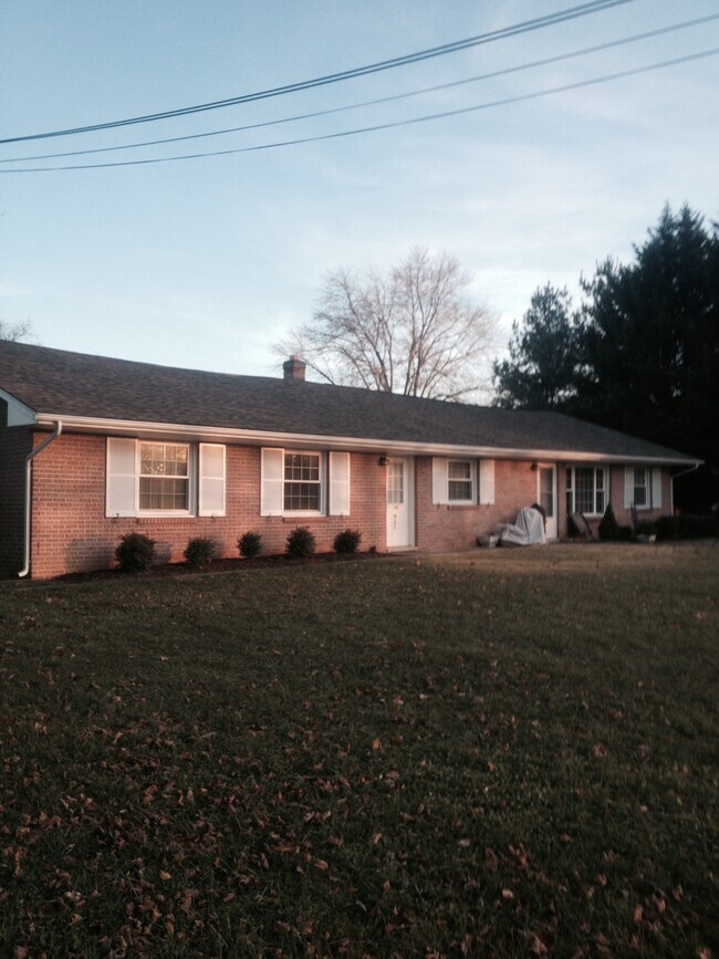 Hermoso complejo de apartamentos en un pueblo tranquilo - 200 4th St