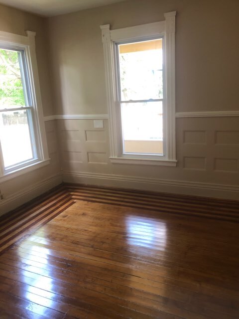 Building Photo - 271 Kenwood Ave