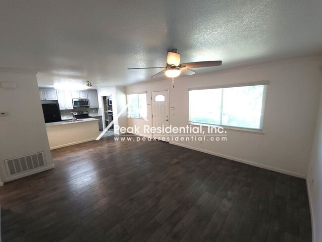 Building Photo - 2 br, 1 bath House - 4408 Greenholme Drive #1