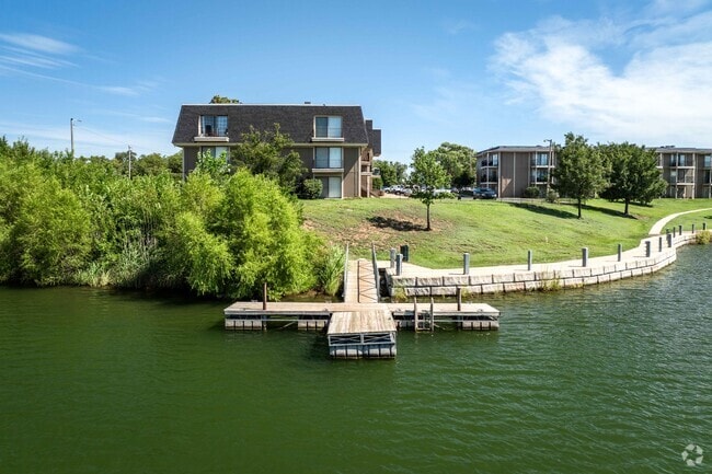 Building Photo - Kingston Cove