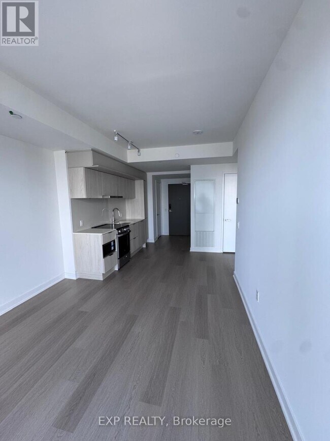 Building Photo - 448 Burnhamthorpe Rd W