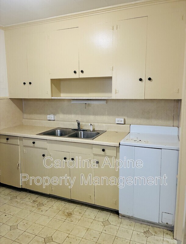 Foto del edificio - 408 N Caldwell St