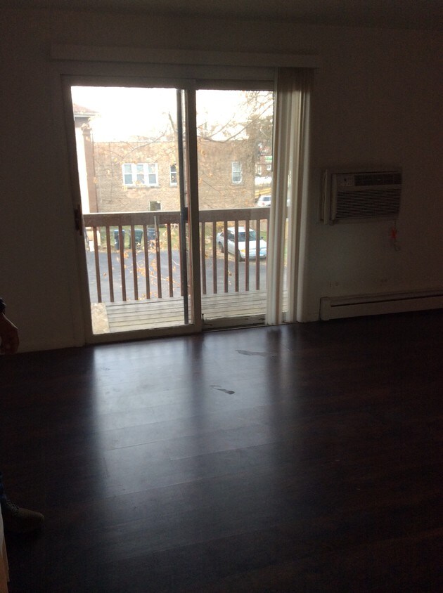 Foto principal - 827 Grand Ave