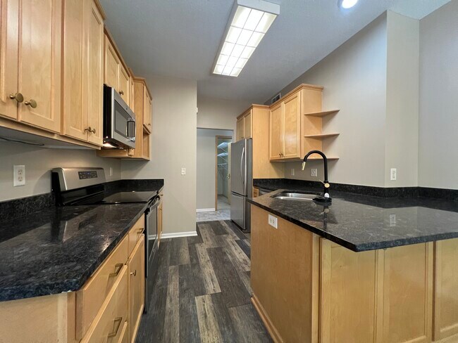 Kitchen - 118 S Shannon Dr