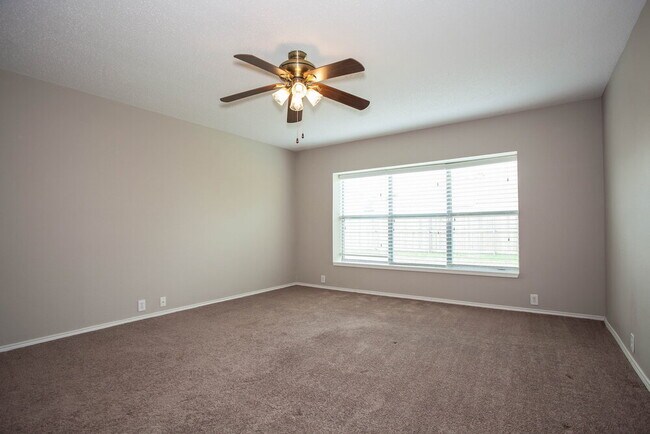 Foto del edificio - 1100 Greenbend Dr