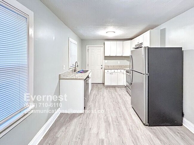 Foto del edificio - 327 Addington St SW