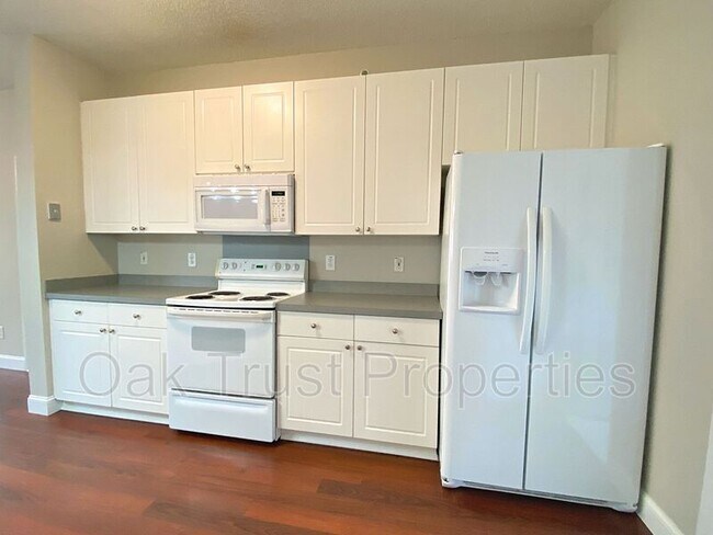 Building Photo - 502 Carters Grove Rd