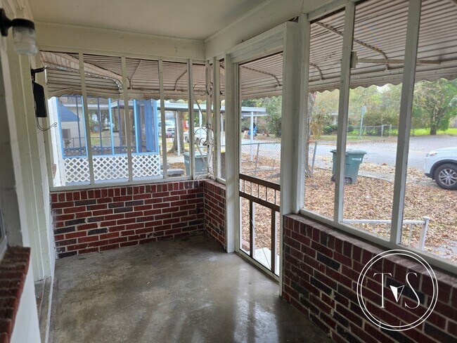 Foto del edificio - MOVE-IN READY NOW!