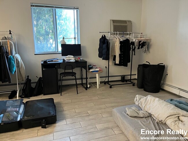 Building Photo - 80 Gardner St