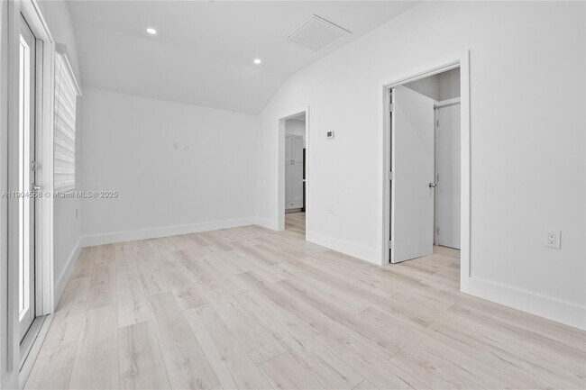 Foto del edificio - 129 SW 9th Ave