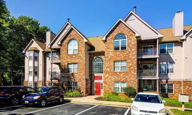 Foto del edificio - 9601 Lake Point Ct