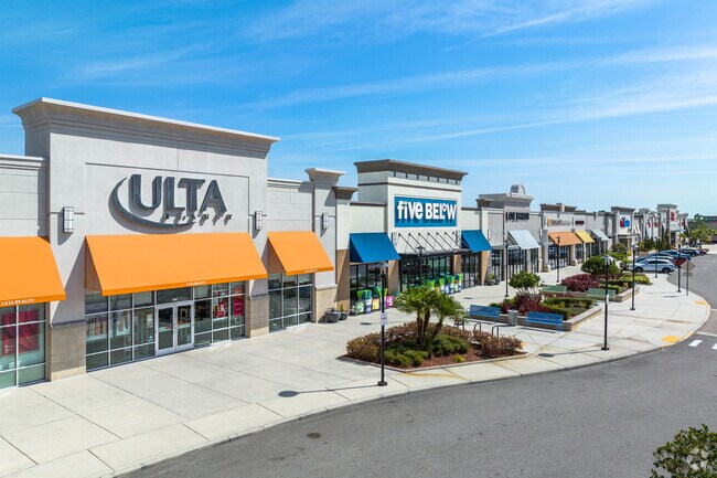 Residents enjoy the various store choices at Lakeland Park Center