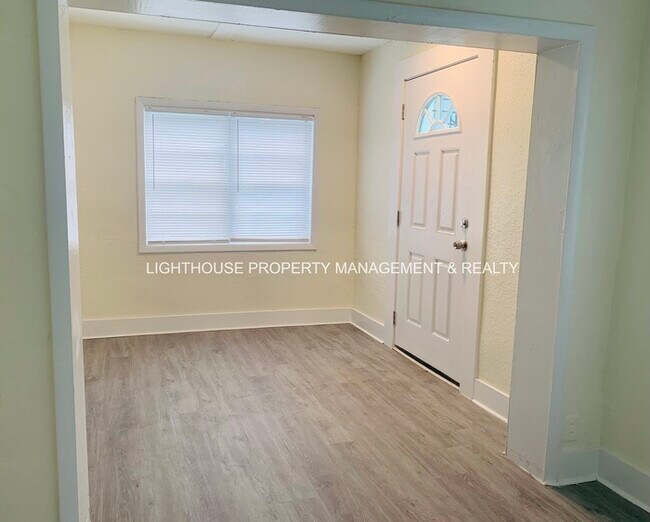 Foto del edificio - Fully Renovated! Cozy 3 Bed/2 Bath Home