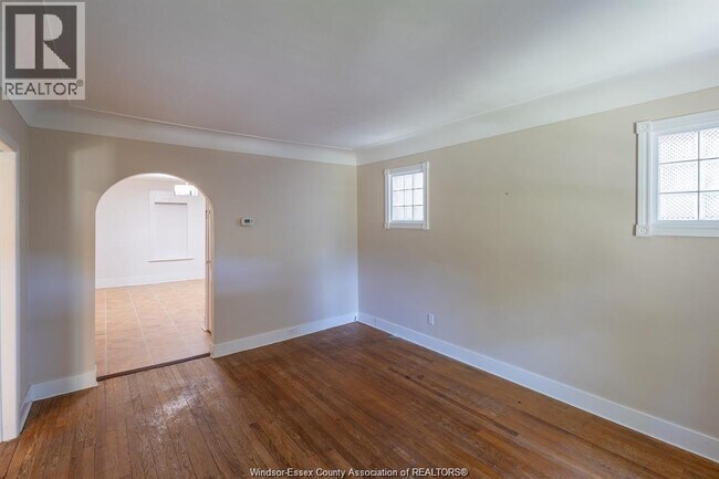 Photo du bâtiment - 1630 Marentette Ave