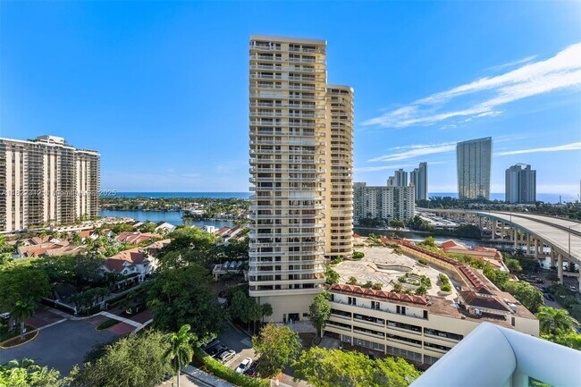 Building Photo - 19400 Turnberry Way