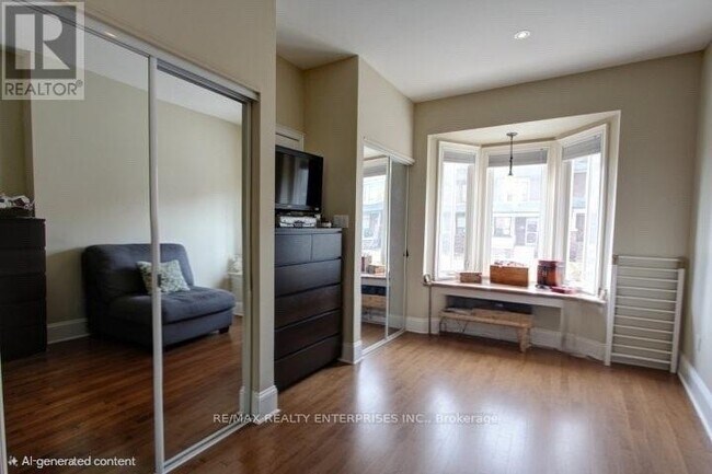 Building Photo - 371 Woodbine Ave