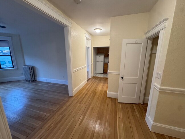 Foto del edificio - 1127 Commonwealth Ave