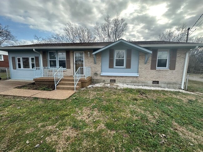 Photo - 416 Lealand Ln House