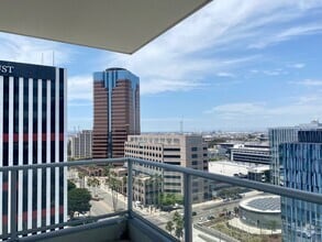 Building Photo - 400 W Ocean Blvd