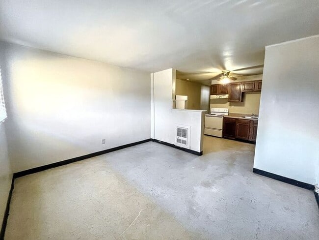 Building Photo - 413 N Hawthorne St