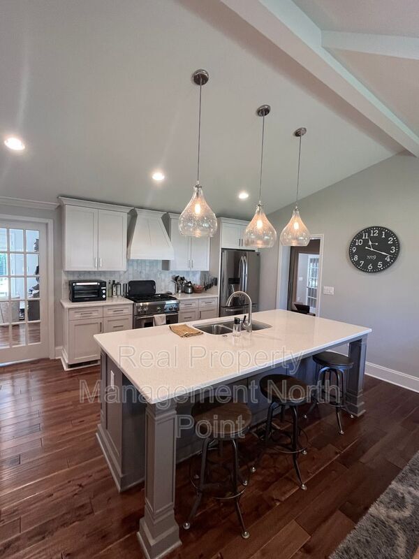 Building Photo - 151 Upshaw Dr