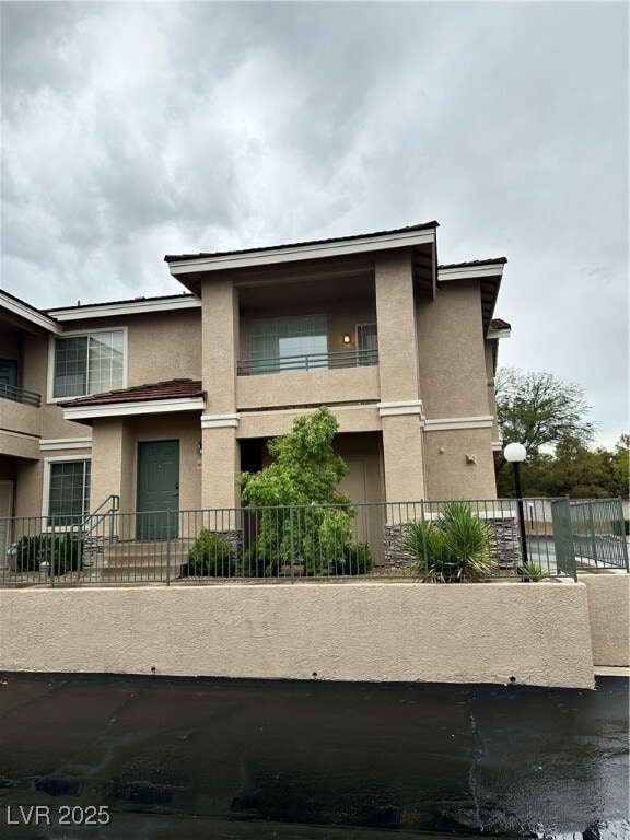 Building Photo - 9901 Trailwood Dr