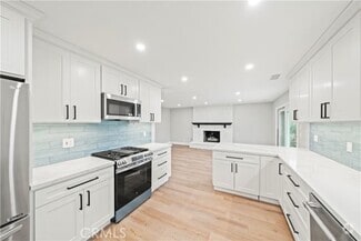 Building Photo - 5262 Kenilworth Dr