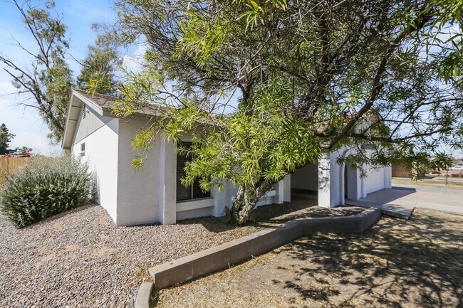 Building Photo - 3428 S Westfall Avenue