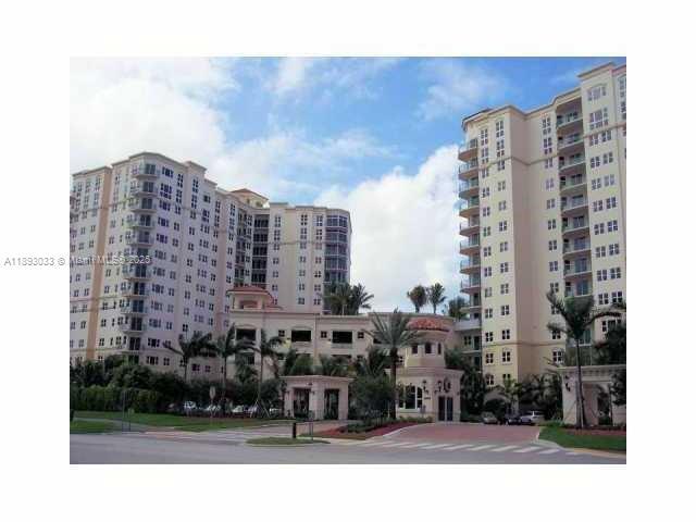 Foto principal - 20000 E Country Club Dr