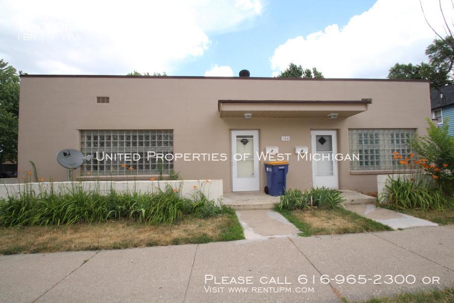 Primary Photo - 100 Diamond Ave SE