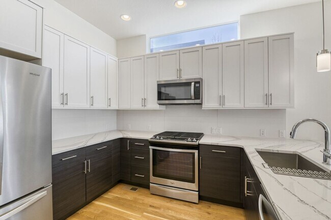 Foto del edificio - 1356 Snowberry Ln