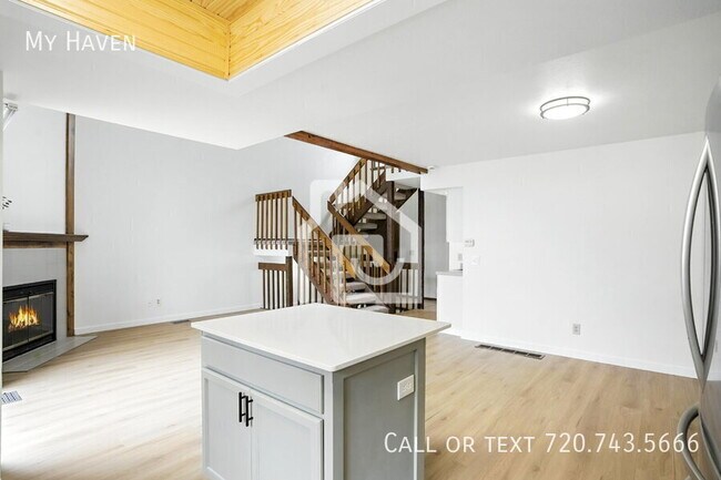 Foto del edificio - 10830 W Evans Ave