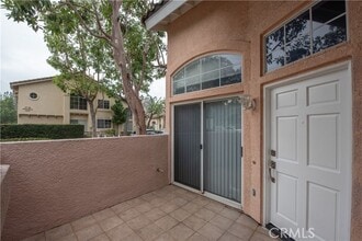 Building Photo - 46 Nightingale Dr