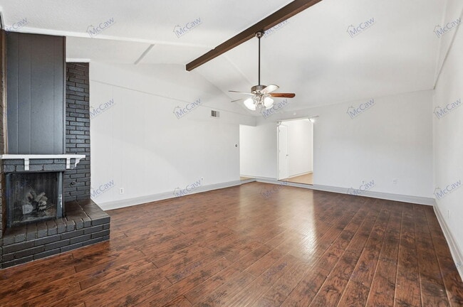 Foto del edificio - 2602 Burningtree Ct