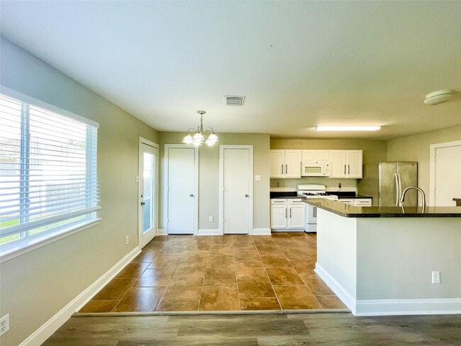 Building Photo - 11913 Longwood Garden Way