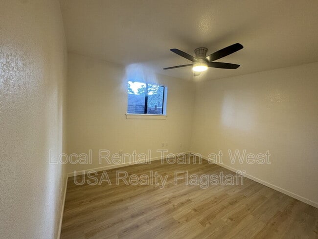 Foto del edificio - 4513 E Hollygreen Rd