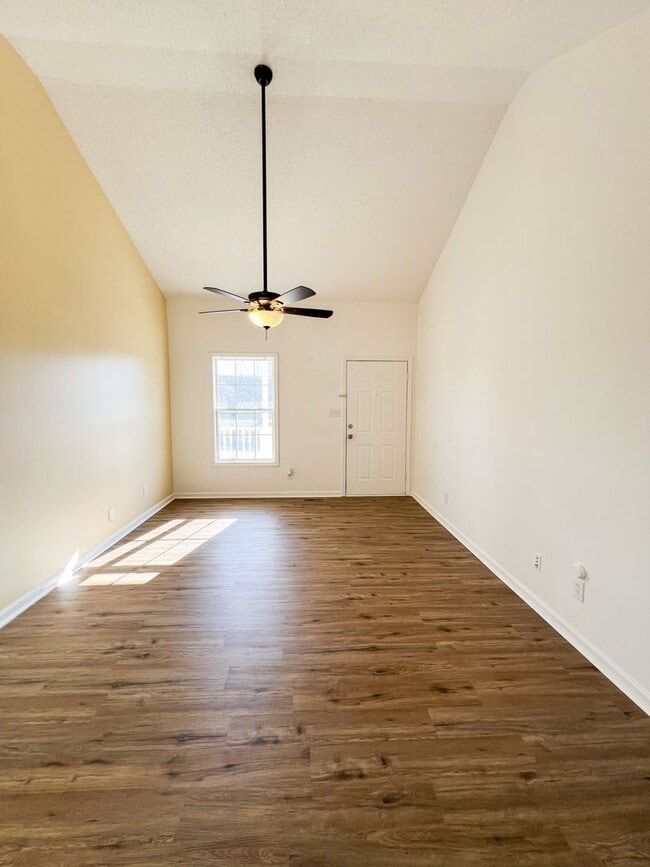 Building Photo - 438 Cranklen Cir