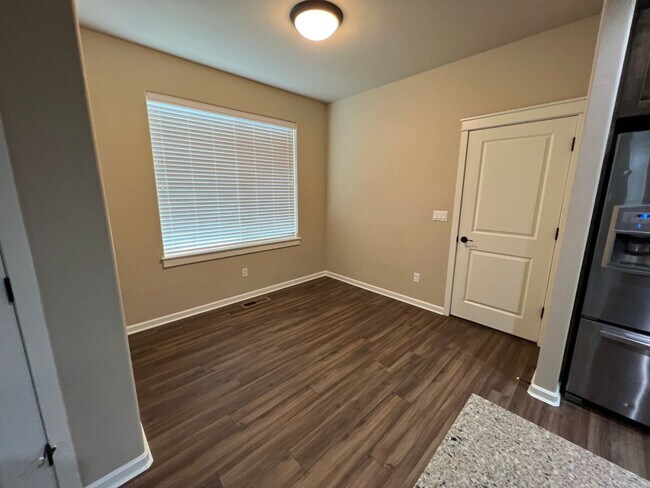 Building Photo - 3395 SW 28th St