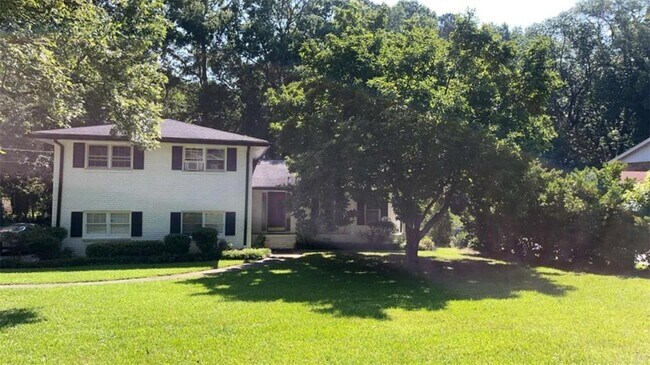 Building Photo - 416 Barbashela Dr