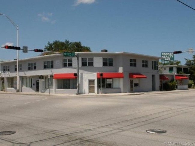 Building Photo - 607 NE 123rd St