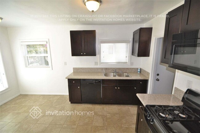 Building Photo - 2115 Redondo Blvd