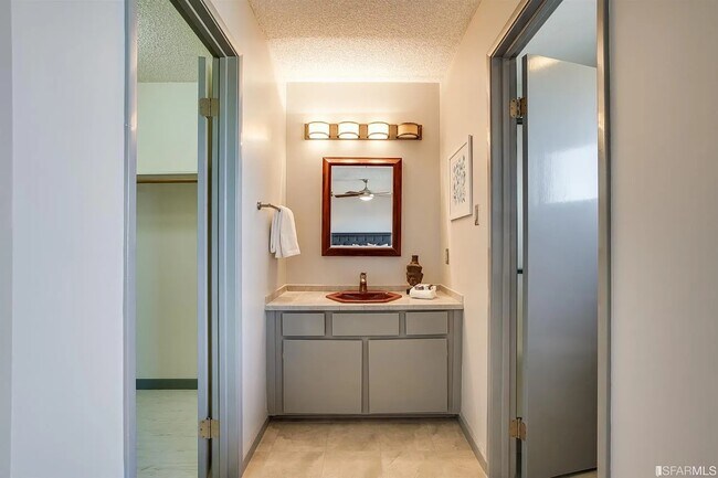 Building Photo - 270 Bayview Cir