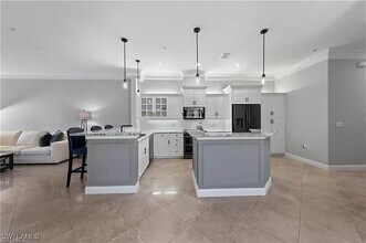 Building Photo - 8601 Piazza Del Lago Cir