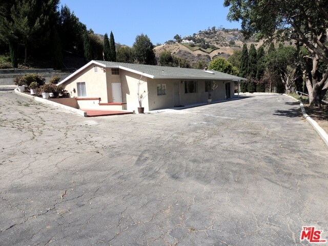 single level ocean view gated house - 21956 Carbon Mesa Rd